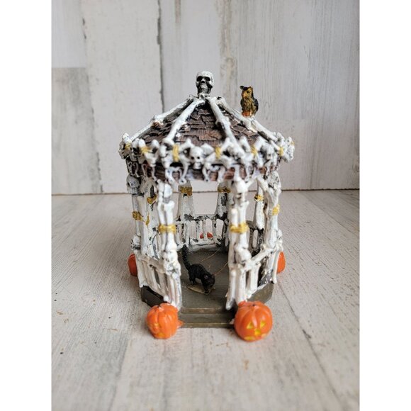Lemax skeleton gazebo spooky town Halloween Village accessory - Picture 1 of 7